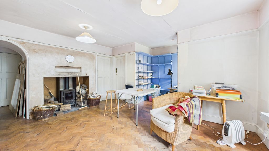Property photo 3 of 12 Gallery