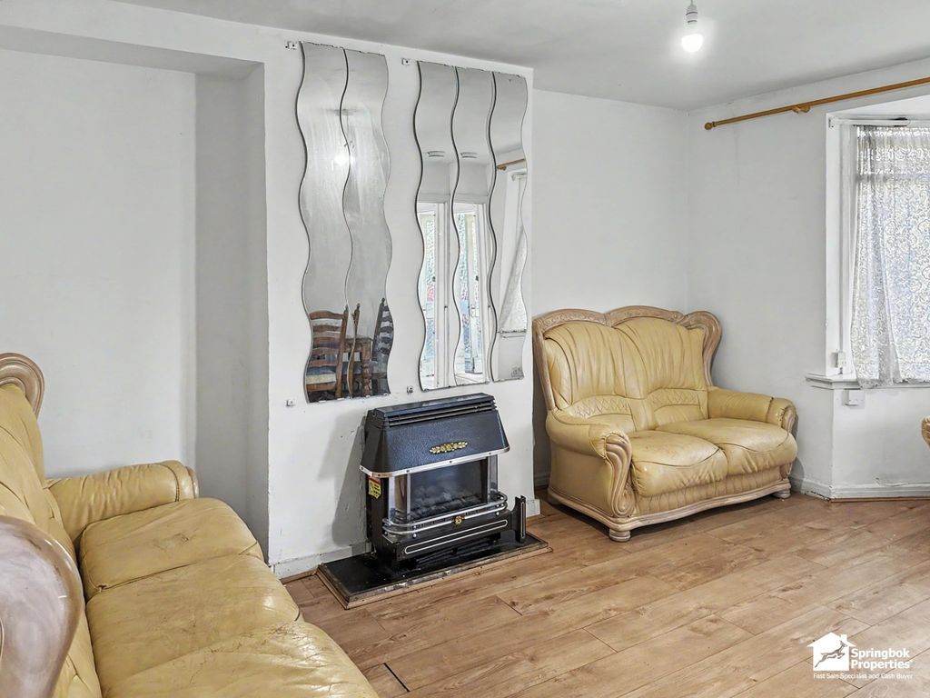 Property photo 3 of 11 Image 2