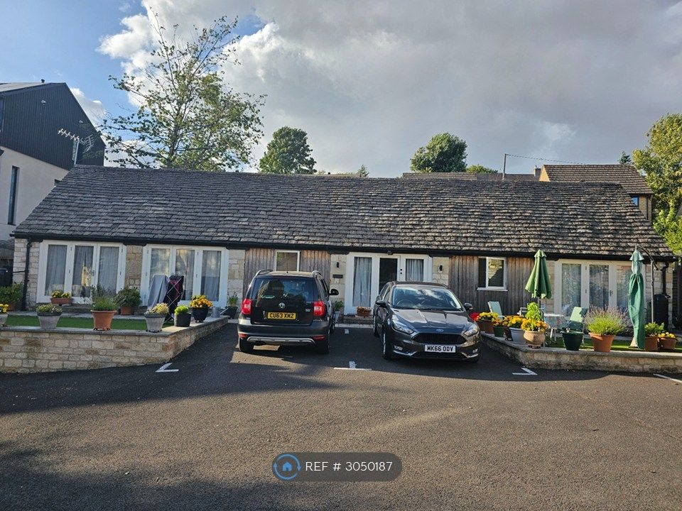 Property photo 2 of 7 Detached With Garden And Private Parking