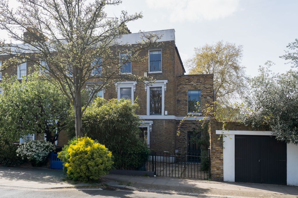 Property photo 3 of 29