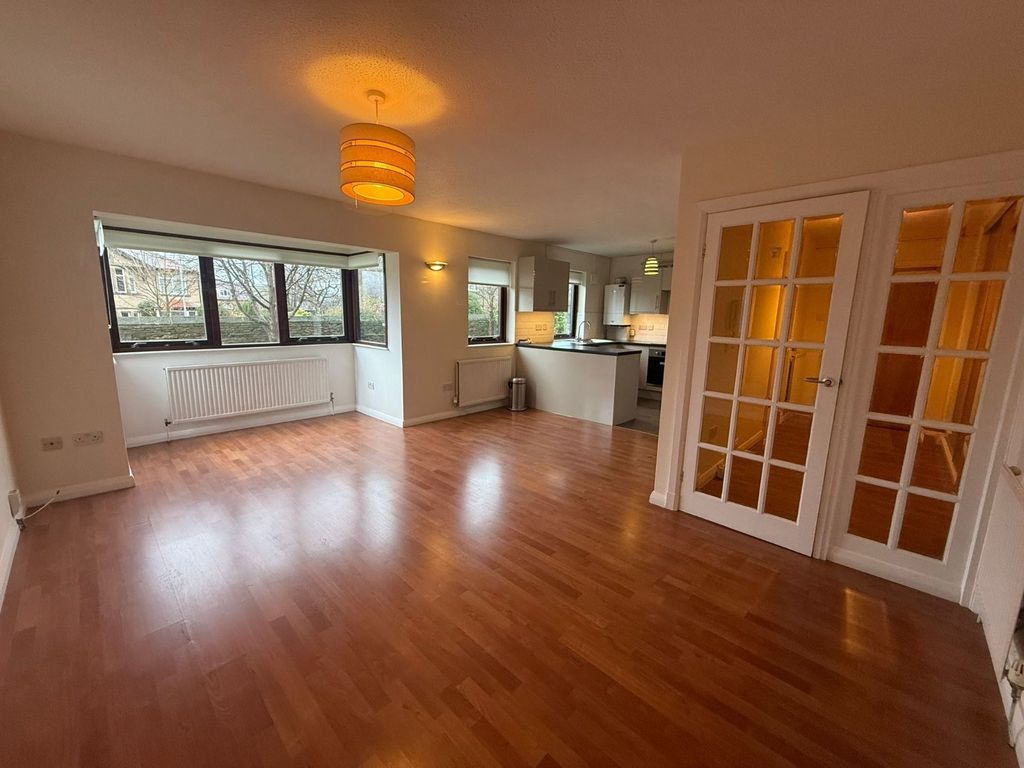 Property photo 2 of 7 Picture No. 24