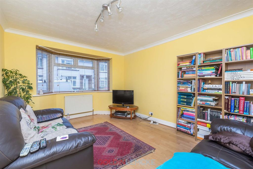 Property photo 2 of 11 Living Room