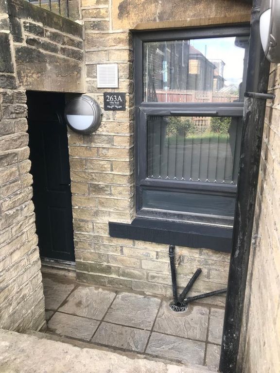 Property photo 1 of 7 Premium Studio Apartment Living In The Heart Of Undercliffe