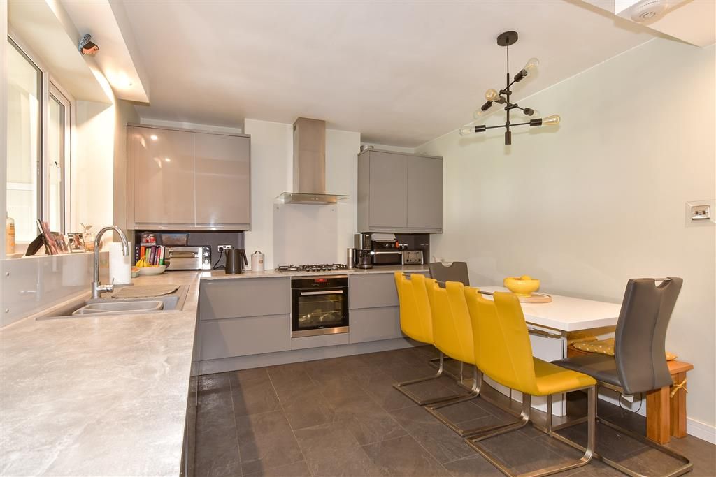 Property photo 2 of 15 Kitchen/Breakfast Room