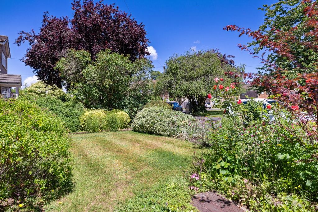 Property photo 2 of 20