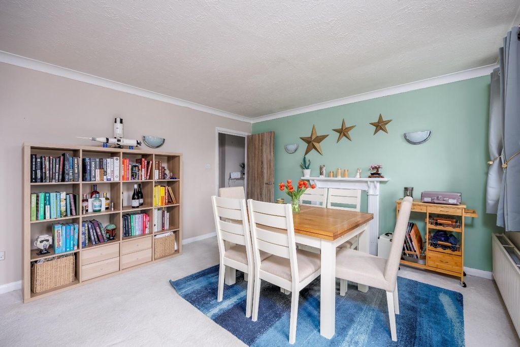 Property photo 3 of 14 Dining