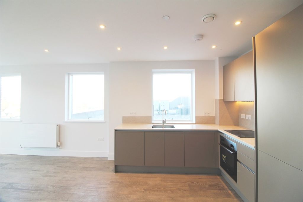 Property photo 3 of 7 Kitchen