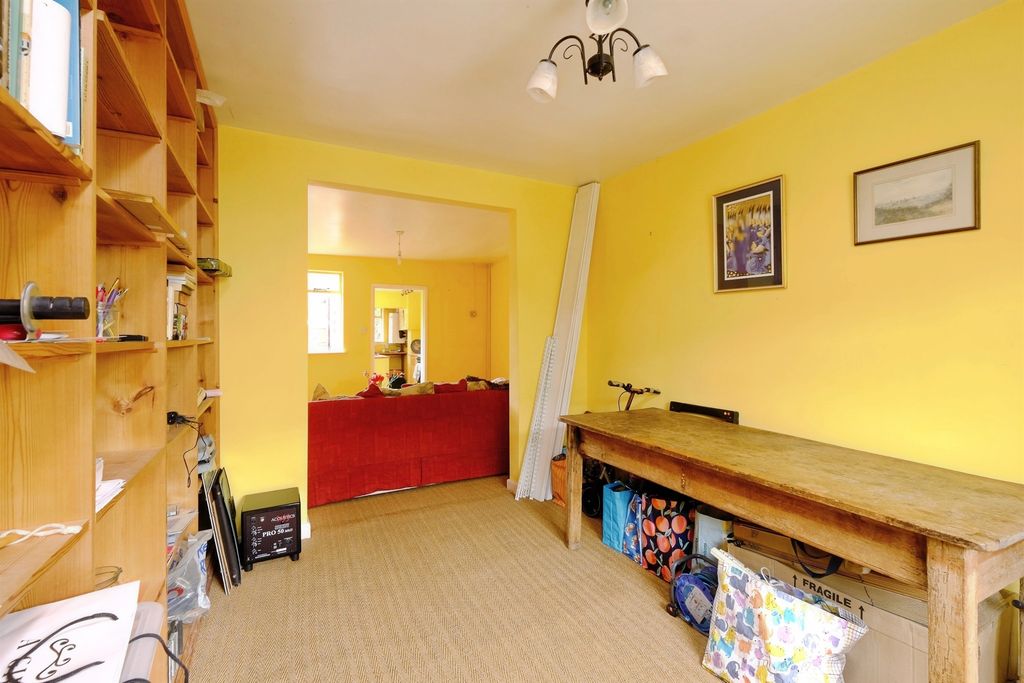 Property photo 2 of 17