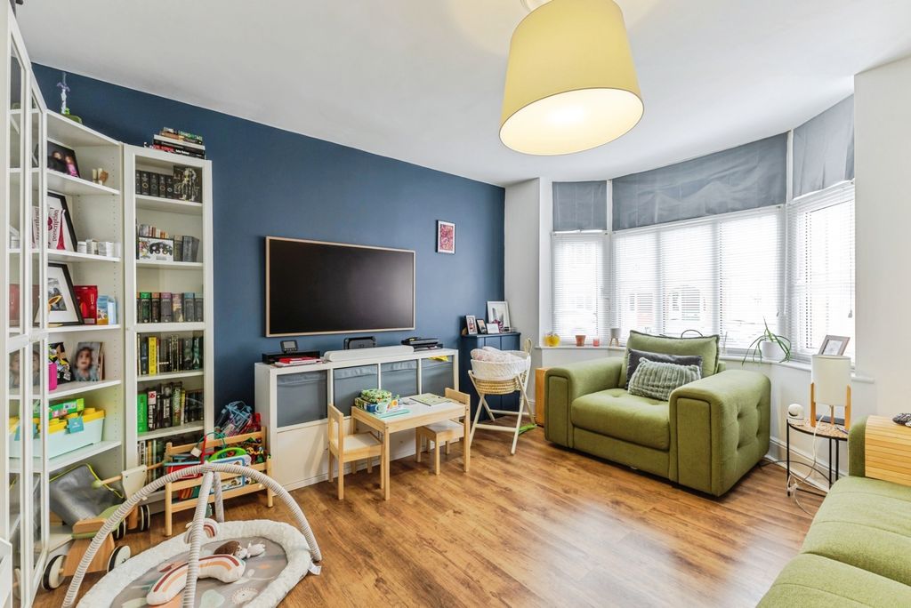 Property photo 2 of 17 Living Room