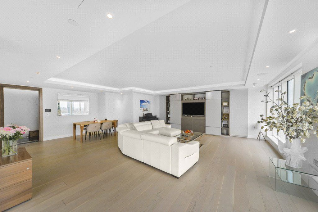 Property photo 3 of 24 Picture No. 39