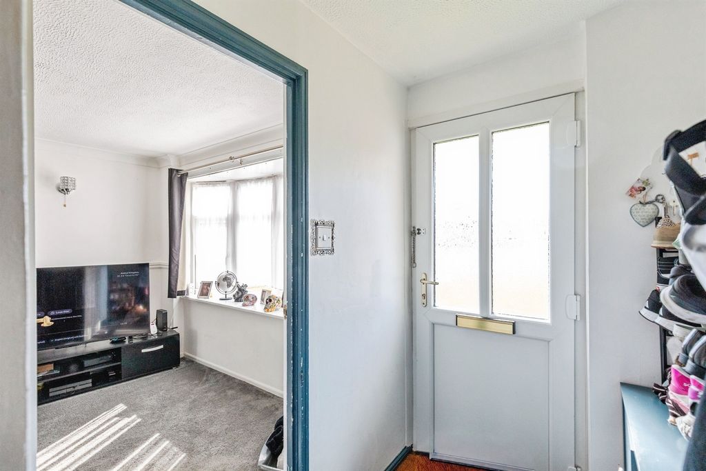 Property photo 2 of 21