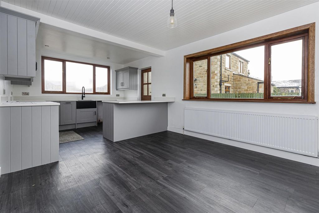Property photo 2 of 37 Dining Kitchen