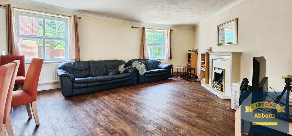 Property photo 2 of 7