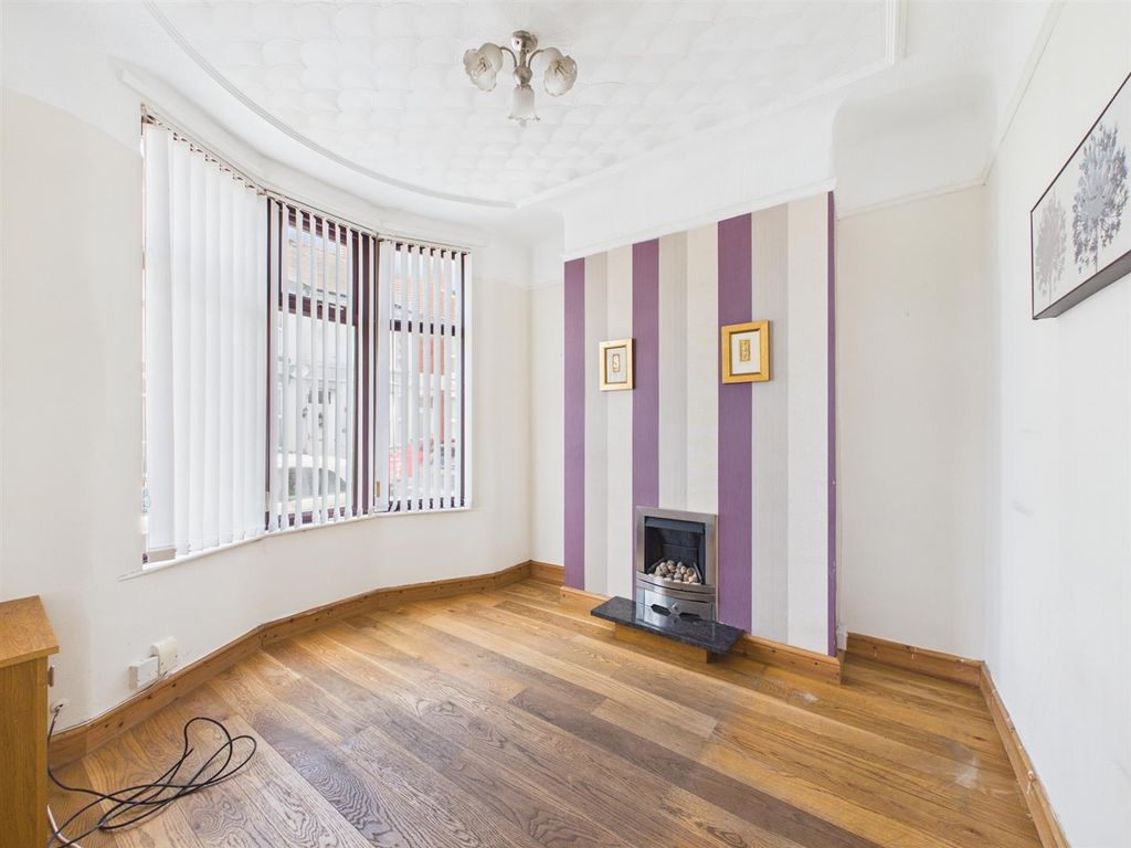 Property photo 3 of 10 Cam03844G0-Pr0436-Still004.Jpg