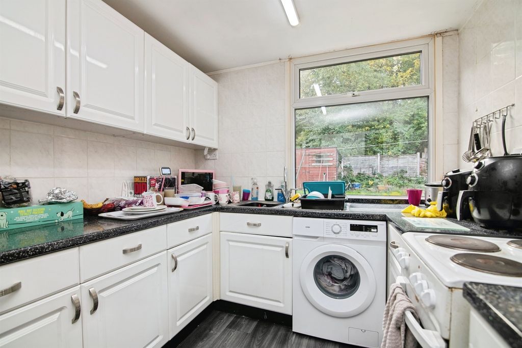 Property photo 3 of 13