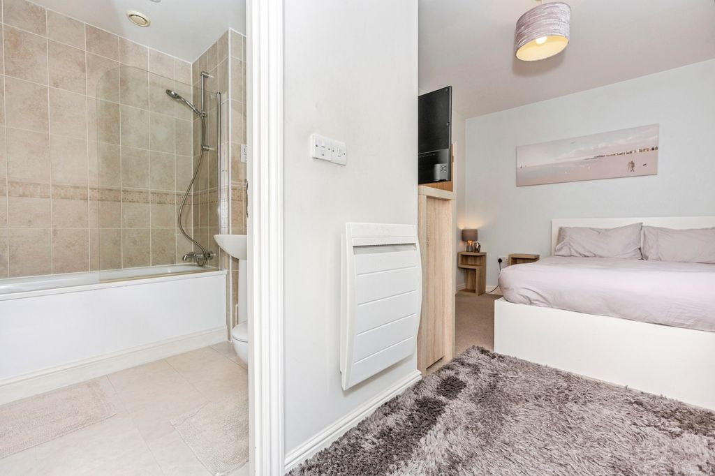 Property photo 2 of 16 Photo