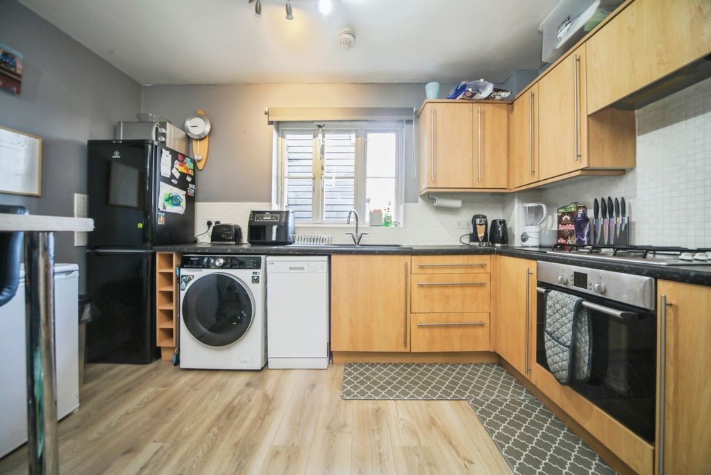 Property photo 2 of 15 Pbox-Img.Jpg