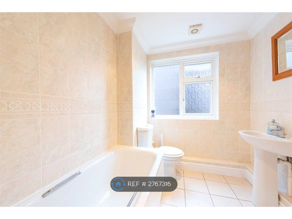 Property photo 2 of 7 Family Bathroom For Bedroom 2
