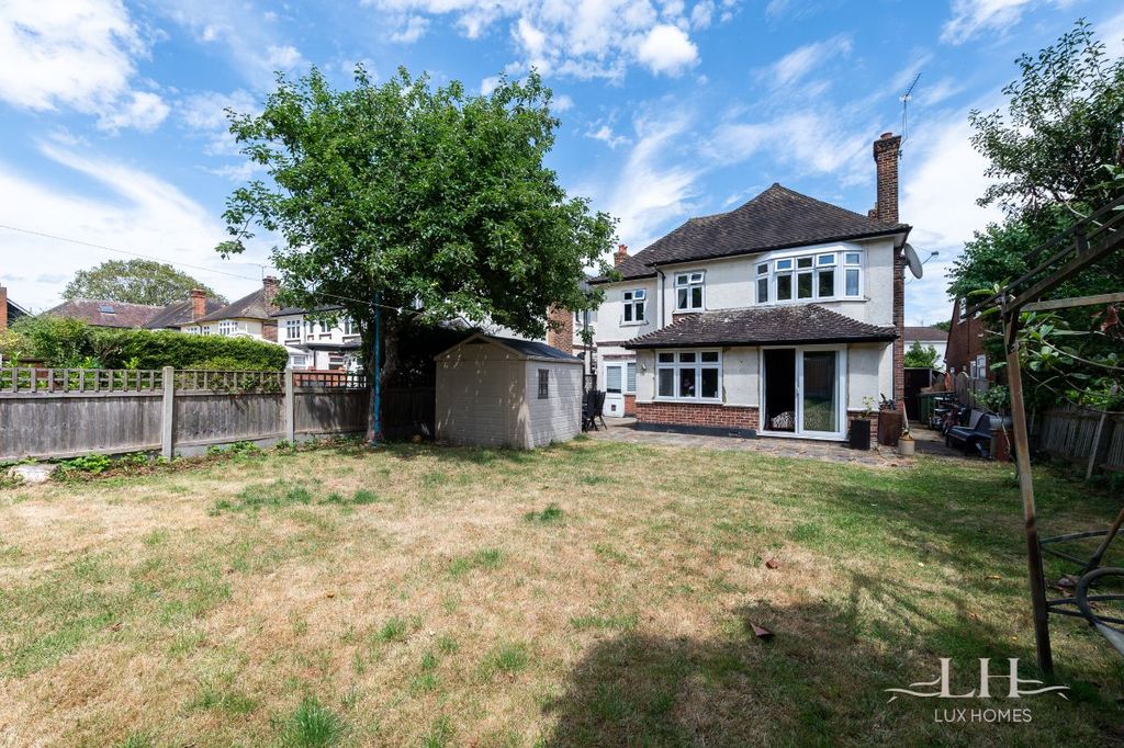 Property photo 2 of 21