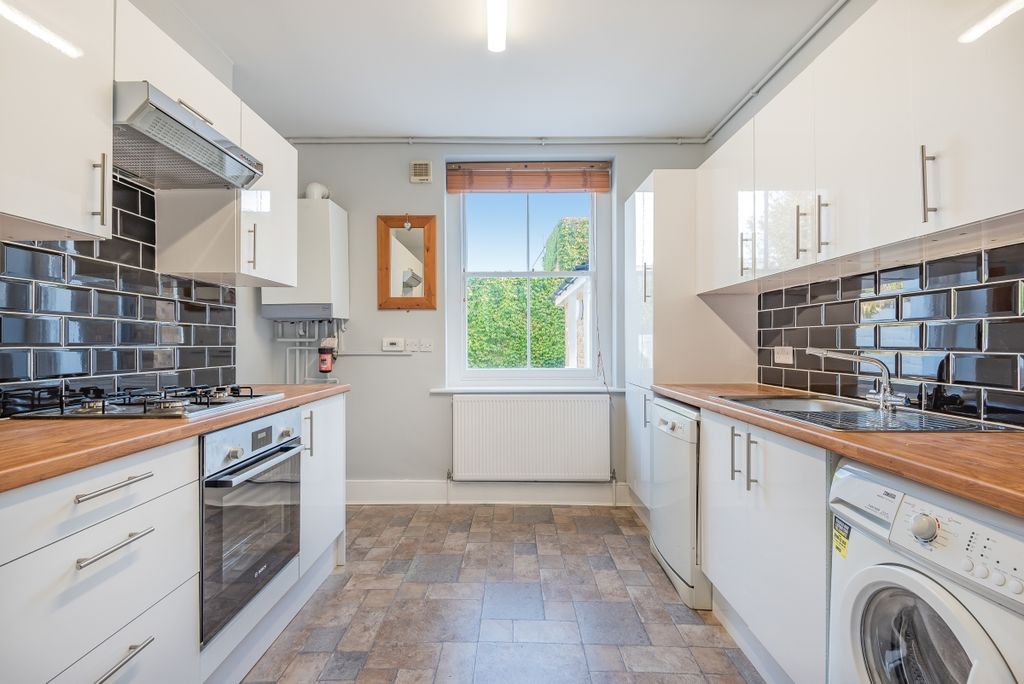 Property photo 3 of 8 653297 (4)