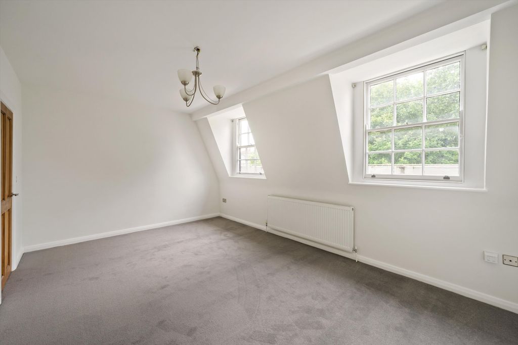 Property photo 2 of 13 Image
