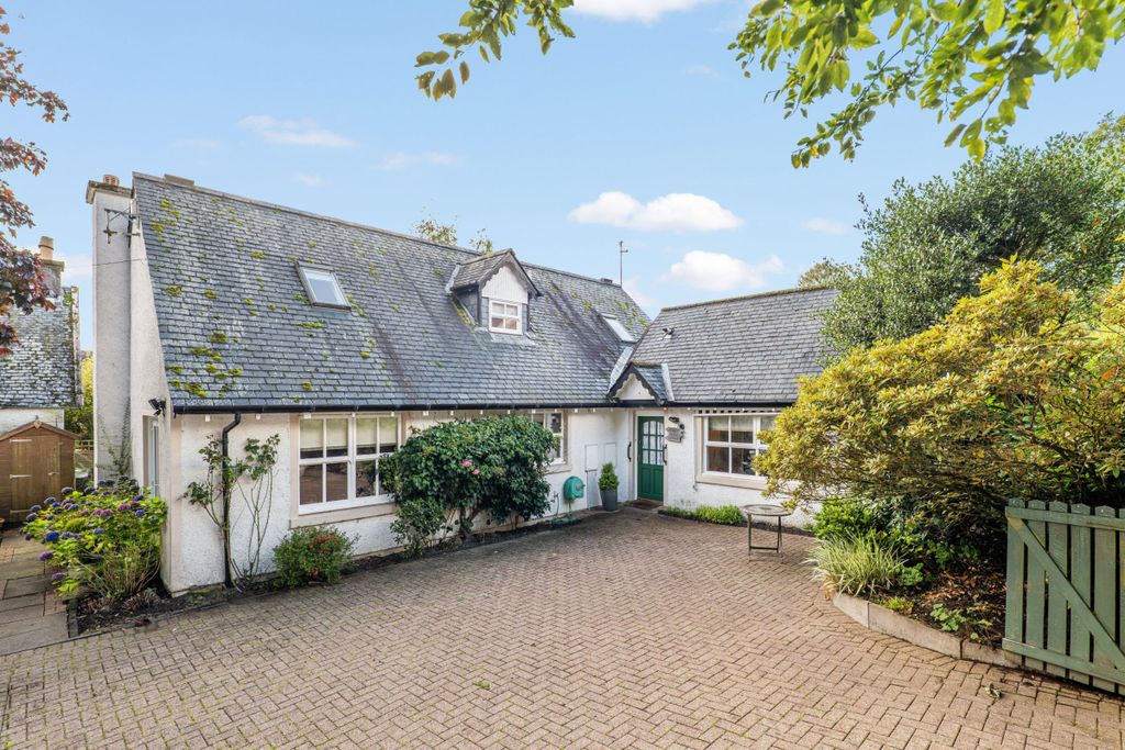 Property photo 1 of 39