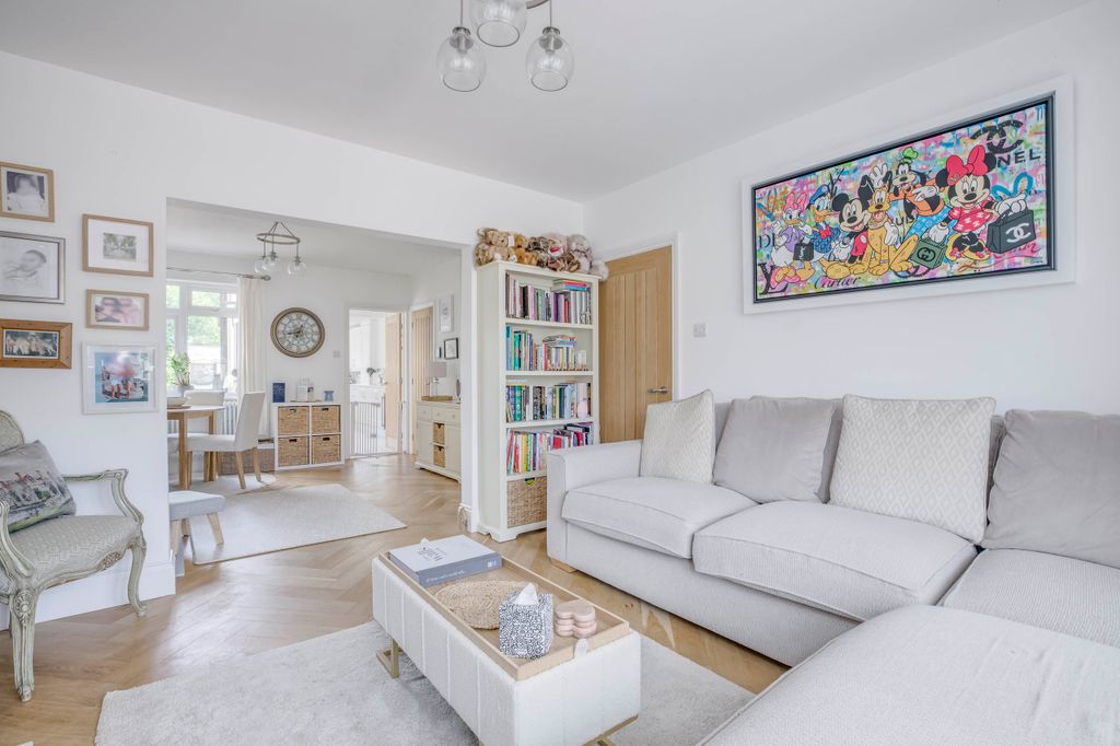 Property photo 3 of 16 64 Furlong Road, Sl8 5Ah (Low Res)-6