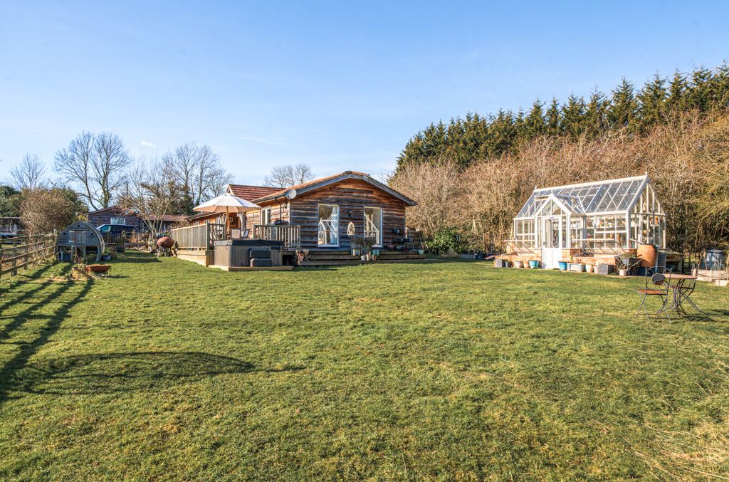 Property photo 2 of 20