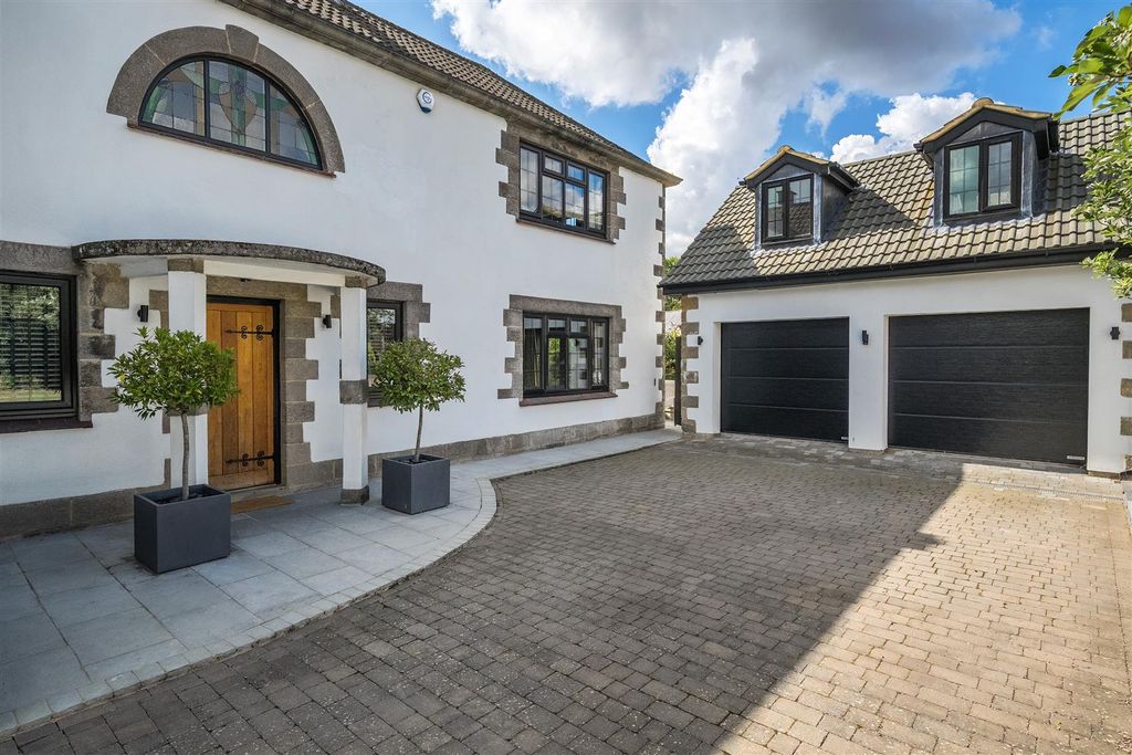 Property photo 1 of 23 24-1327744-24-687E9Fb7c4dab-Arw-24.Jpg