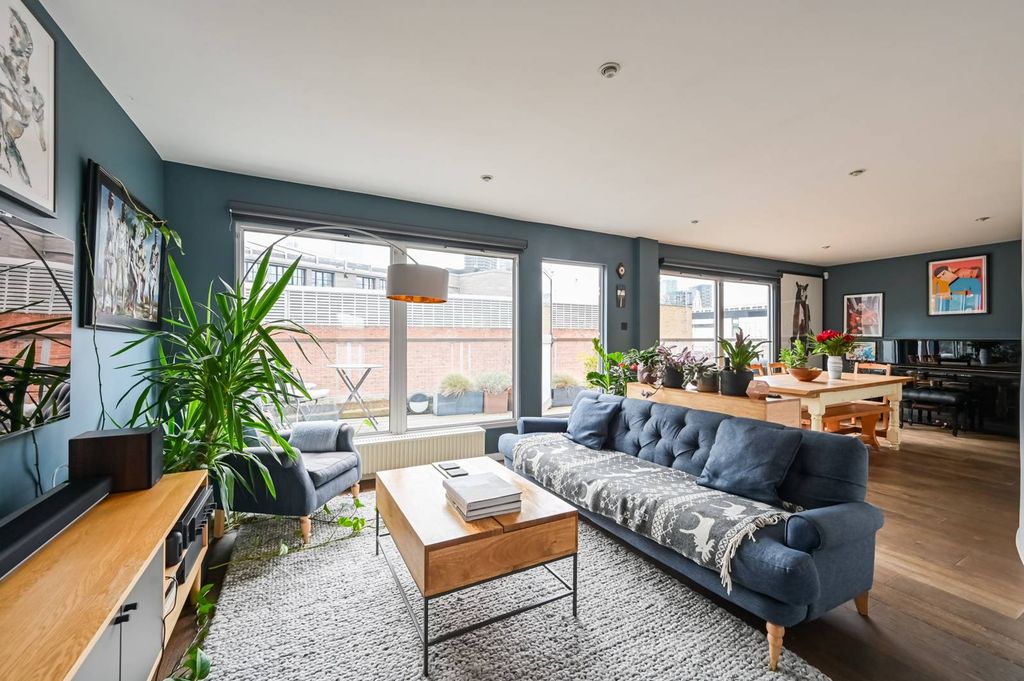 Property photo 2 of 29