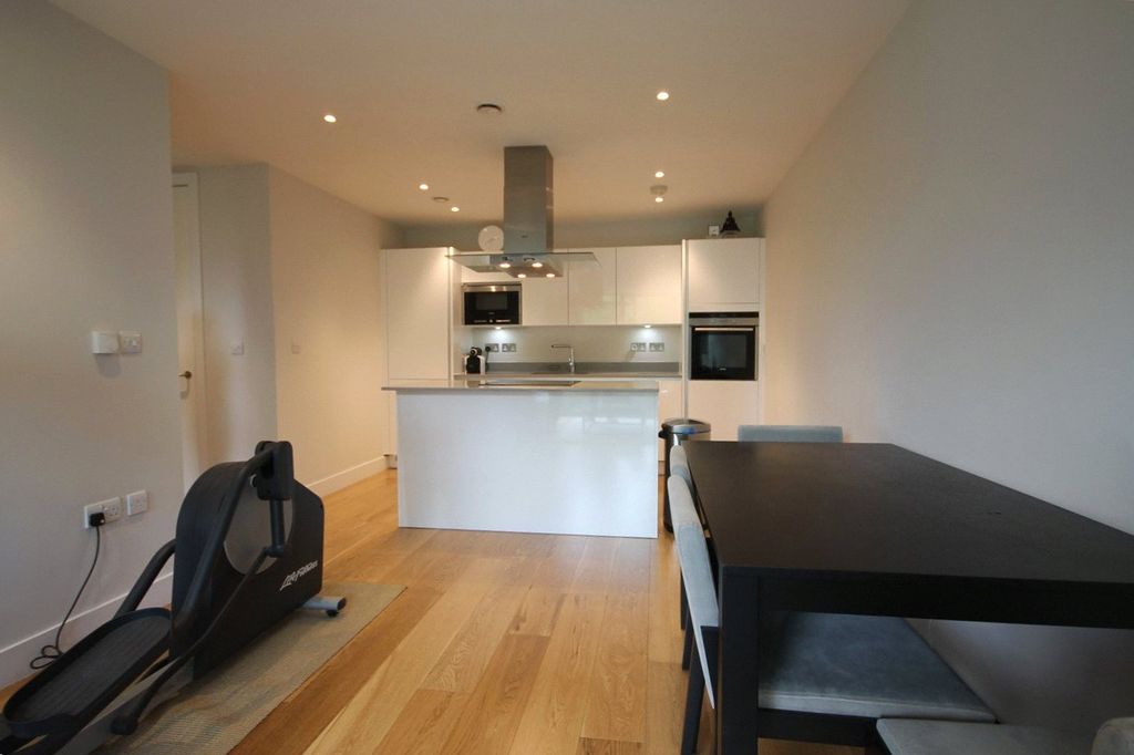 Property photo 3 of 7 Kitchen