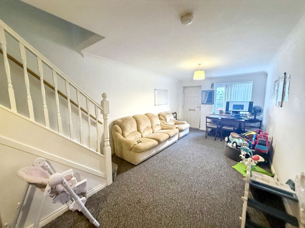 Property photo 2 of 7