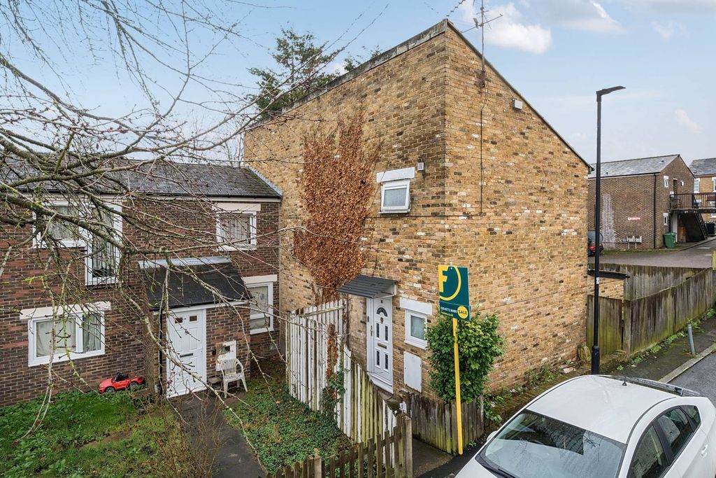 Property photo 2 of 11