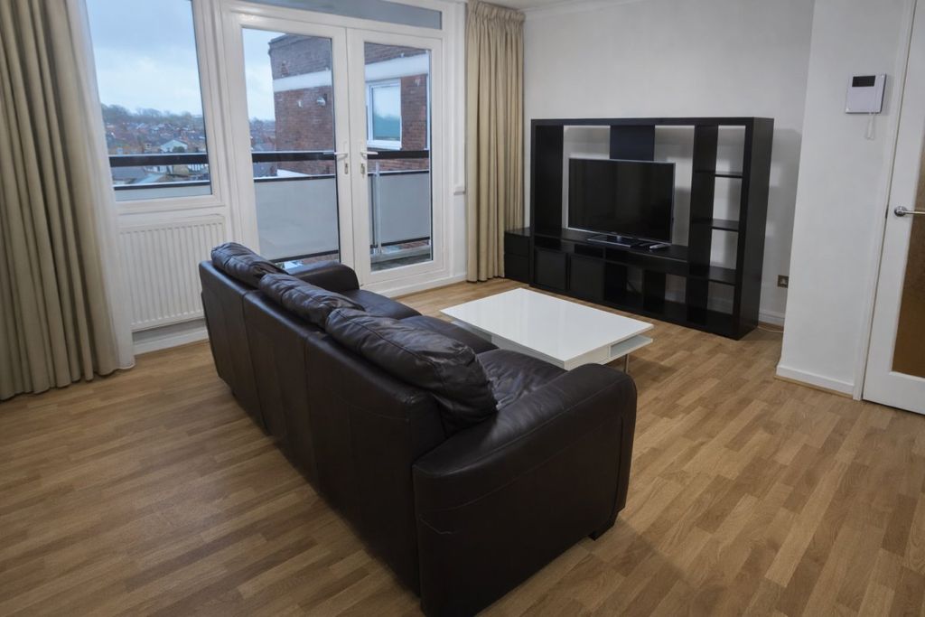 Property photo 3 of 14