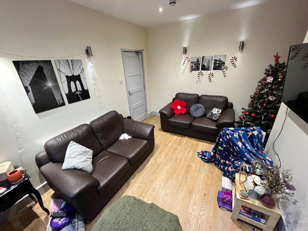 Property photo 1 of 17 Picture No. 01