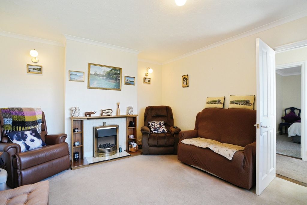 Property photo 2 of 17 Photo
