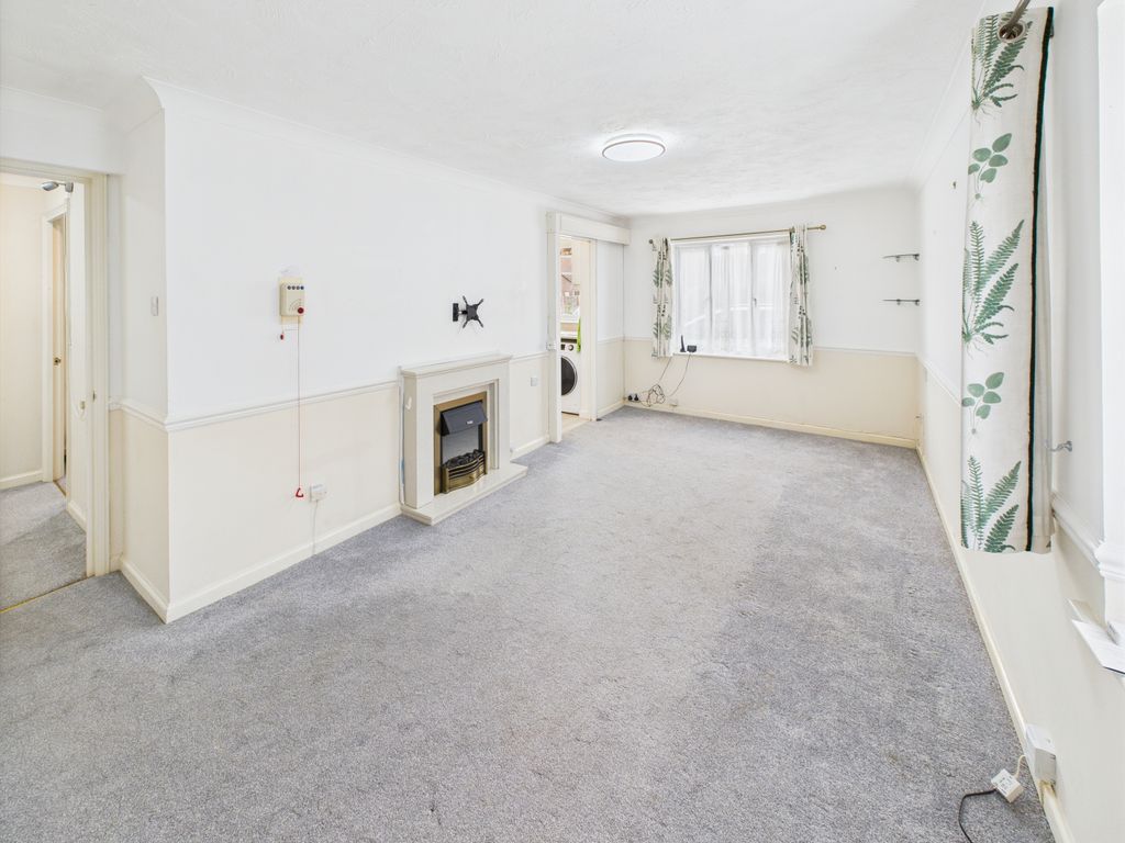 Property photo 3 of 8 Gallery