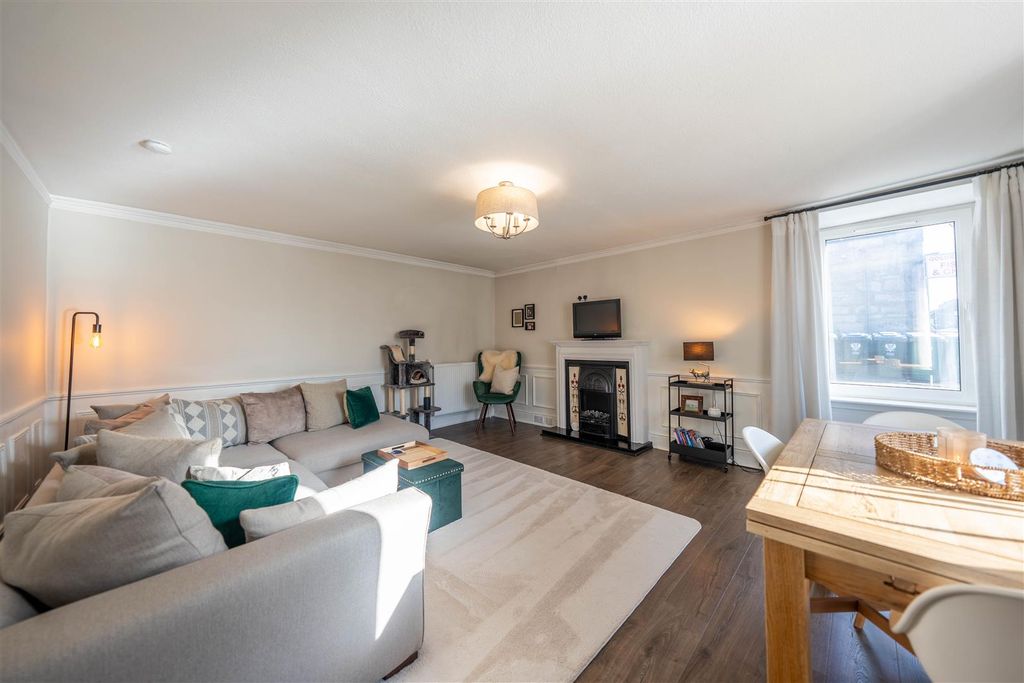 Property photo 3 of 24 Dsc09614-Hdr.Jpg