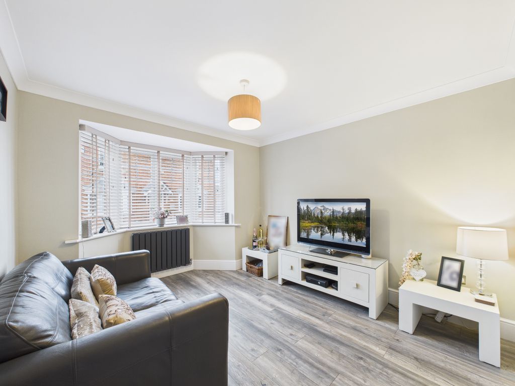 Property photo 3 of 35