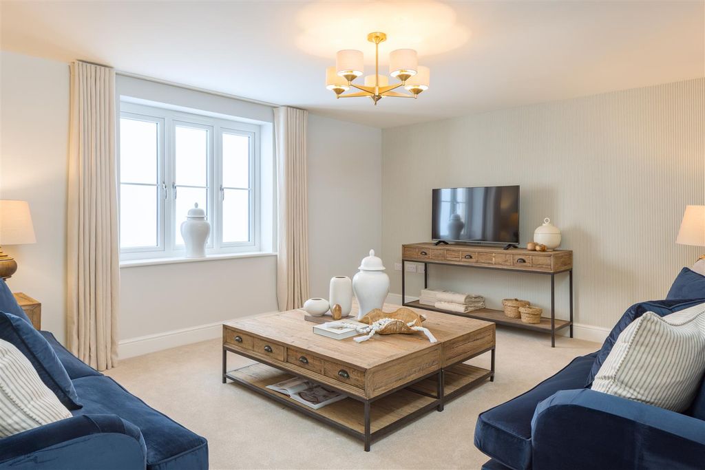 Property photo 2 of 14 Sitting Room