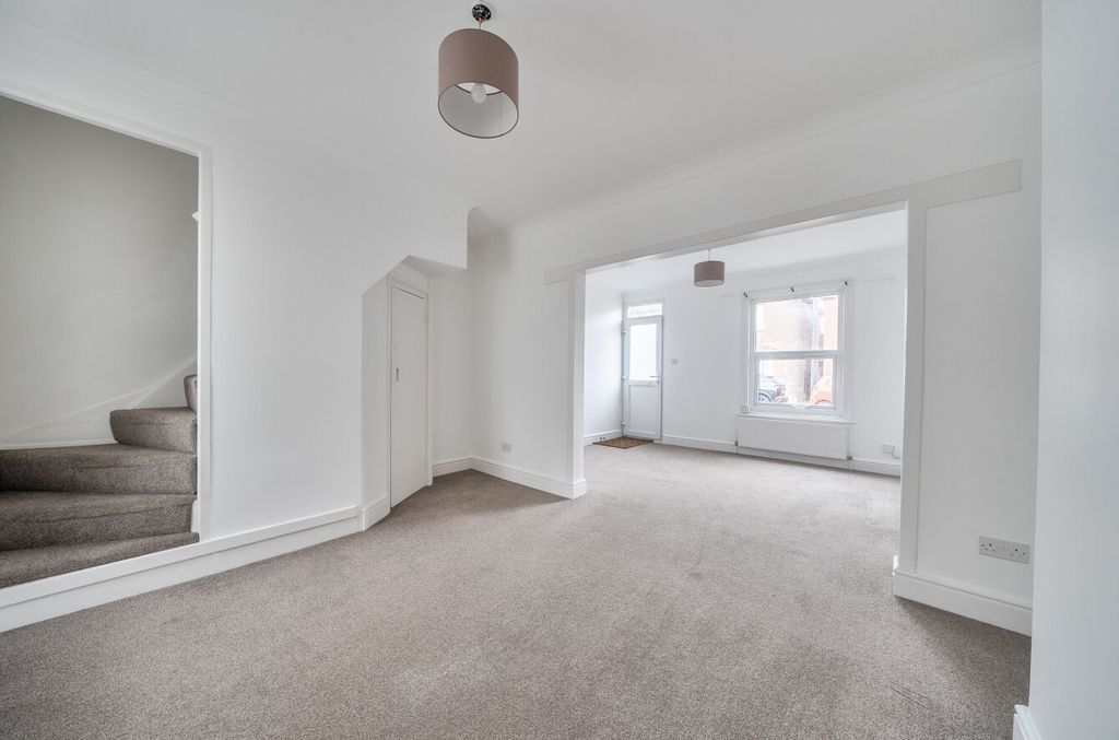 Property photo 3 of 13 1456182-23-6A020F...