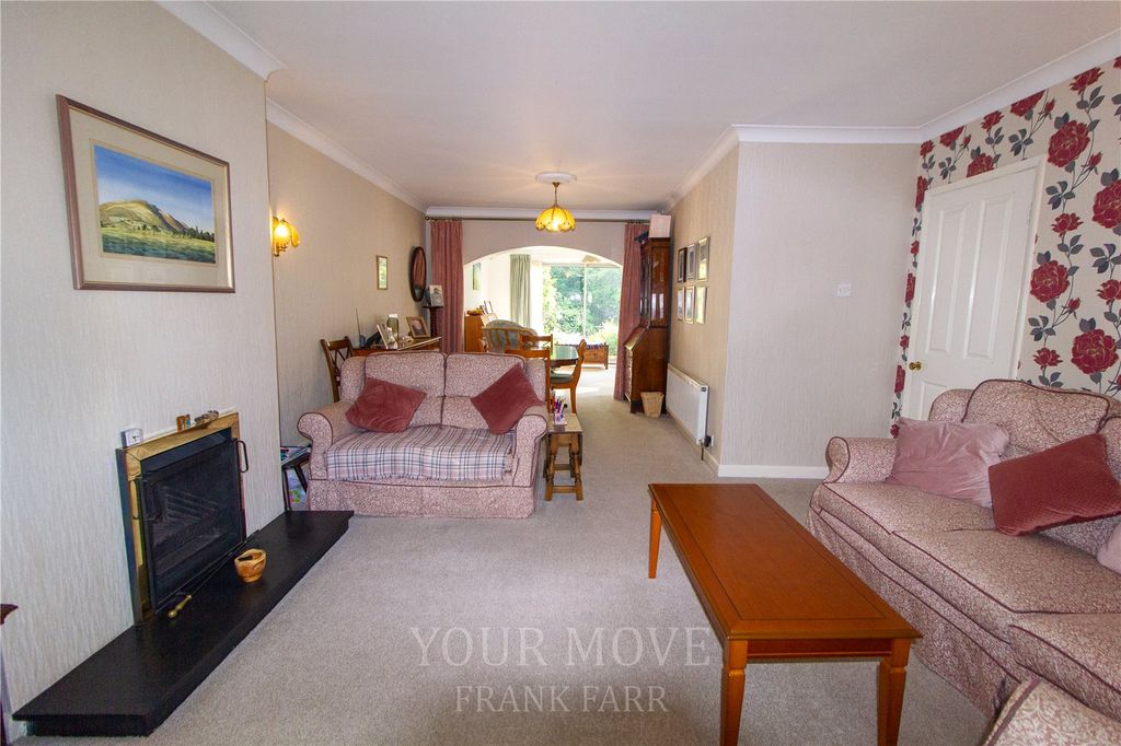 Property photo 2 of 13 Lounge