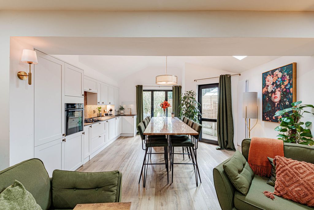 Property photo 3 of 30 Dining Room