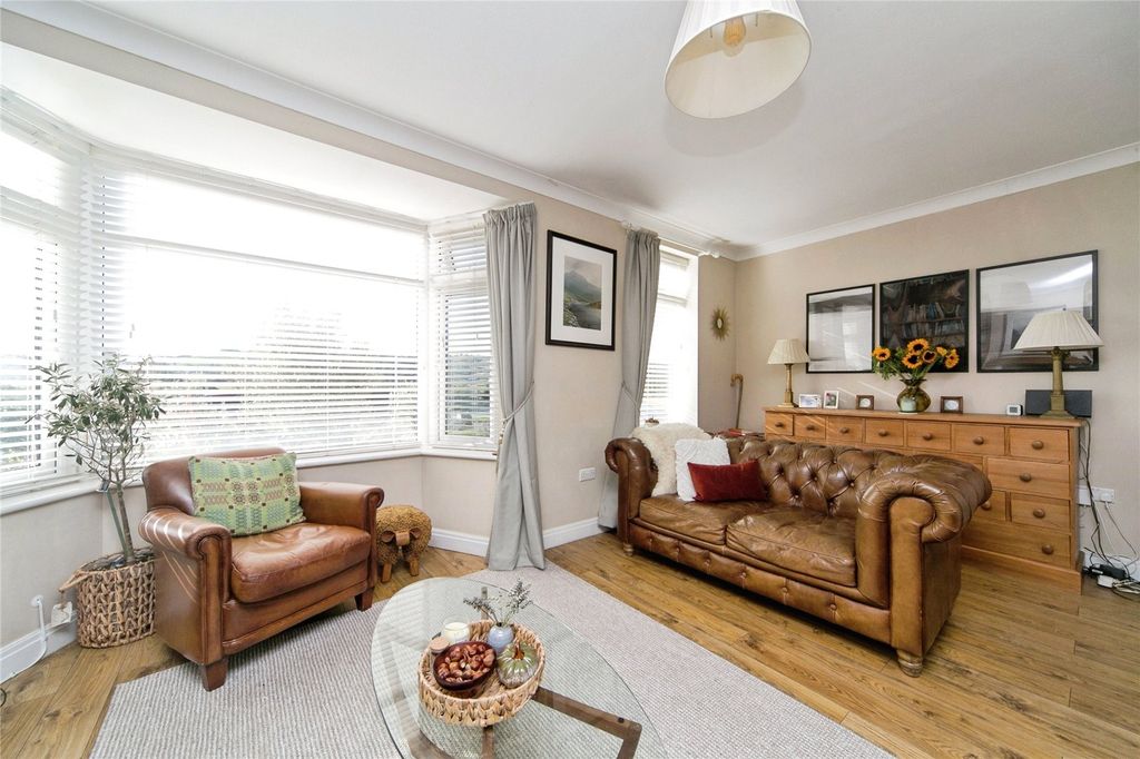 Property photo 2 of 17 Picture No. 04