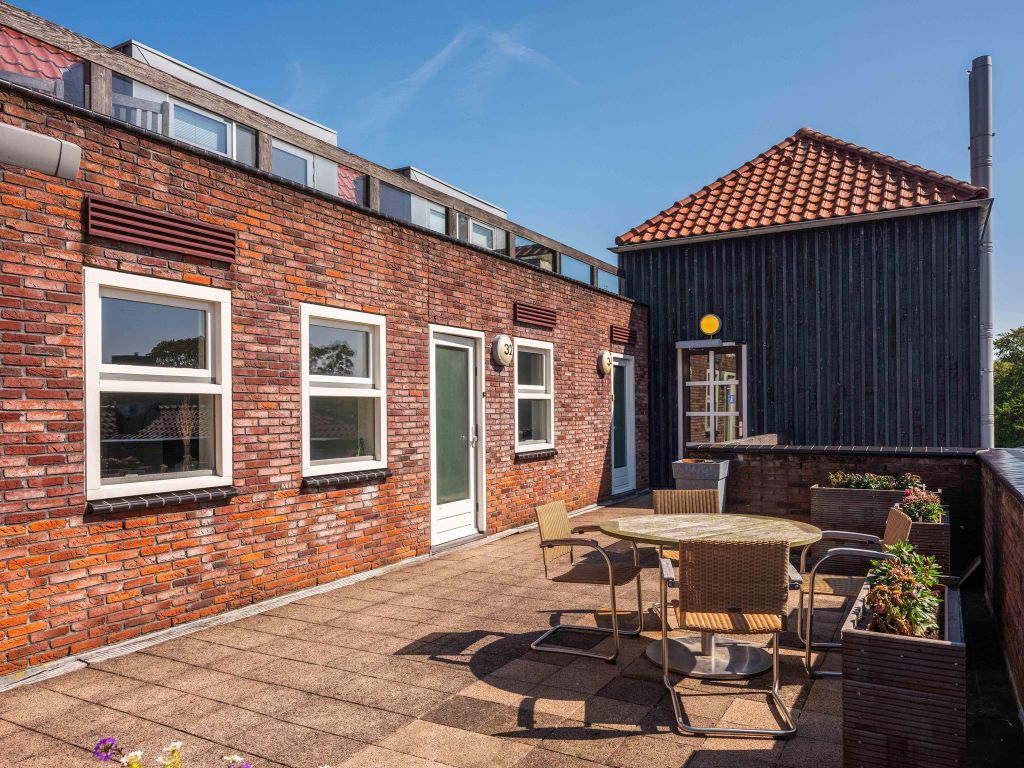 Property photo 3 of 37