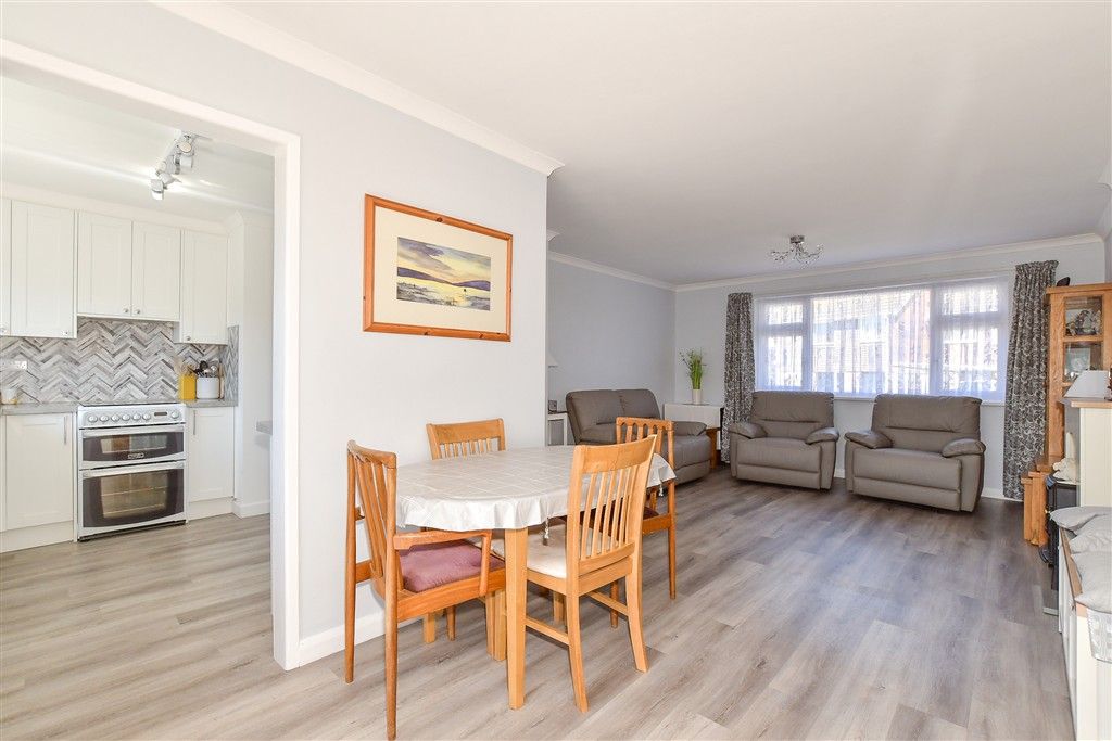 Property photo 1 of 16 Lounge/Diner