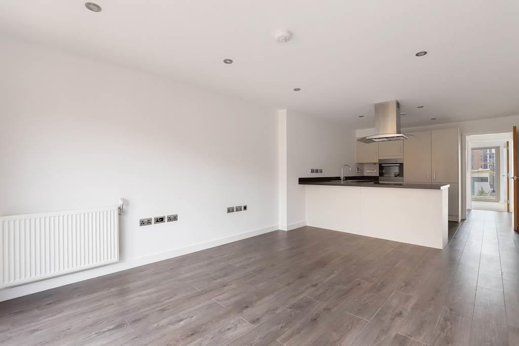 Property photo 3 of 11 13-F6A4Jhiml - Flat 13 Portway House - 39 (1)-Smal