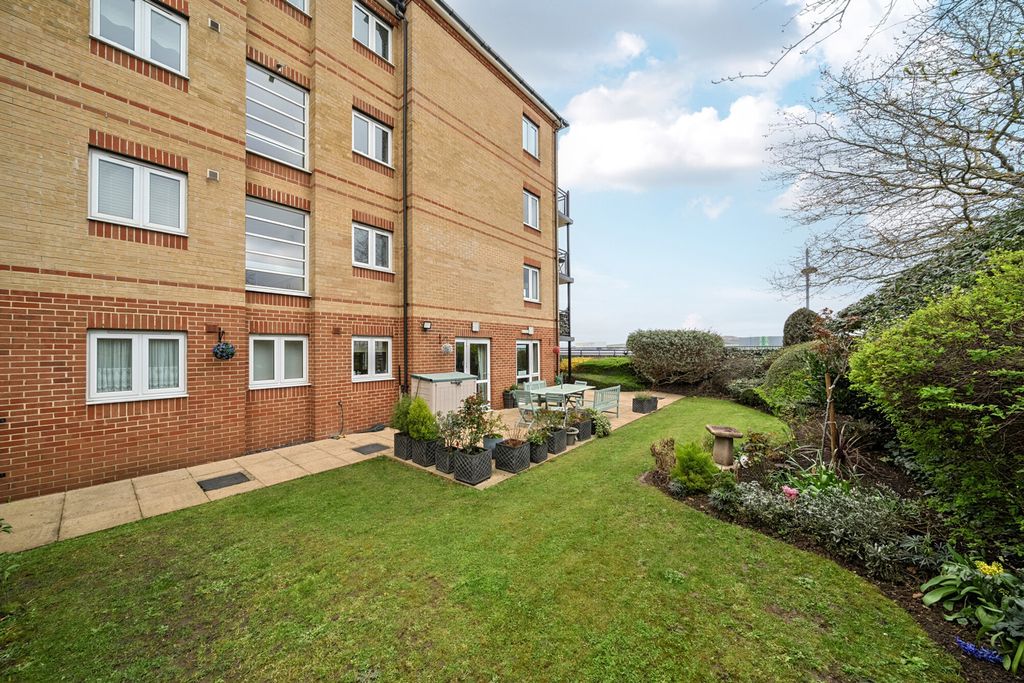Property photo 1 of 17 1431912-5-69B93c7...