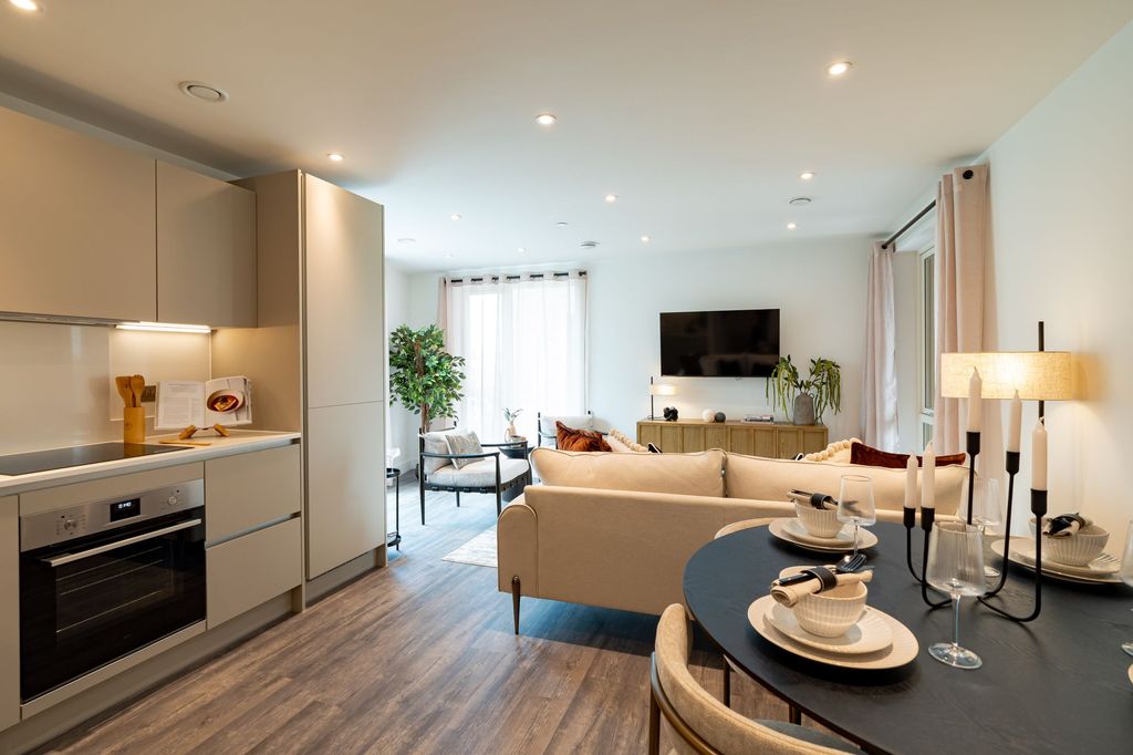 Property photo 2 of 18