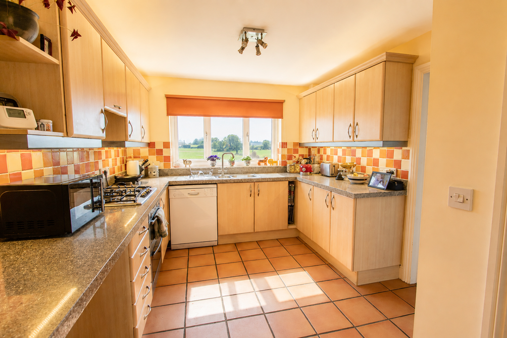 Property photo 2 of 14 Kitchen